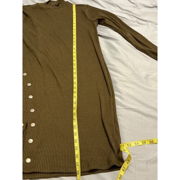 Forever 21 mock neck sweater midi dress featuring asymmetrical button size 2X - Picture 6 of 7